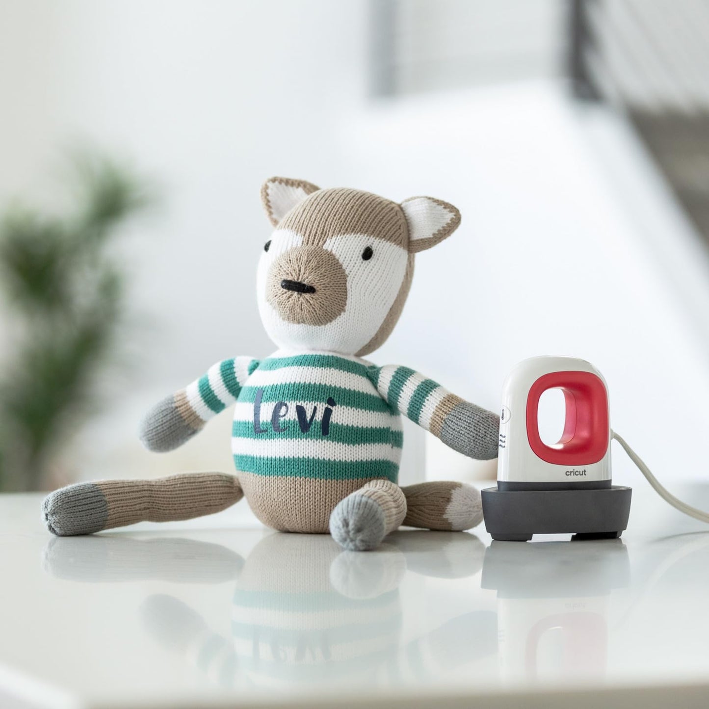 Cricut EasyPress Mini Heat Press - For Pressing Small/Odd Shaped Objects